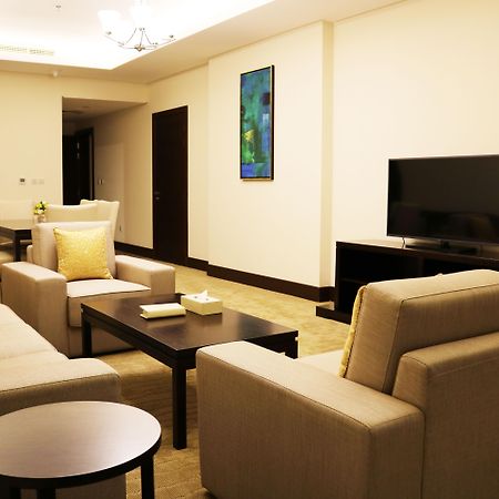 Al Bahar Hotel & Resort Fujairah Exterior photo Living room