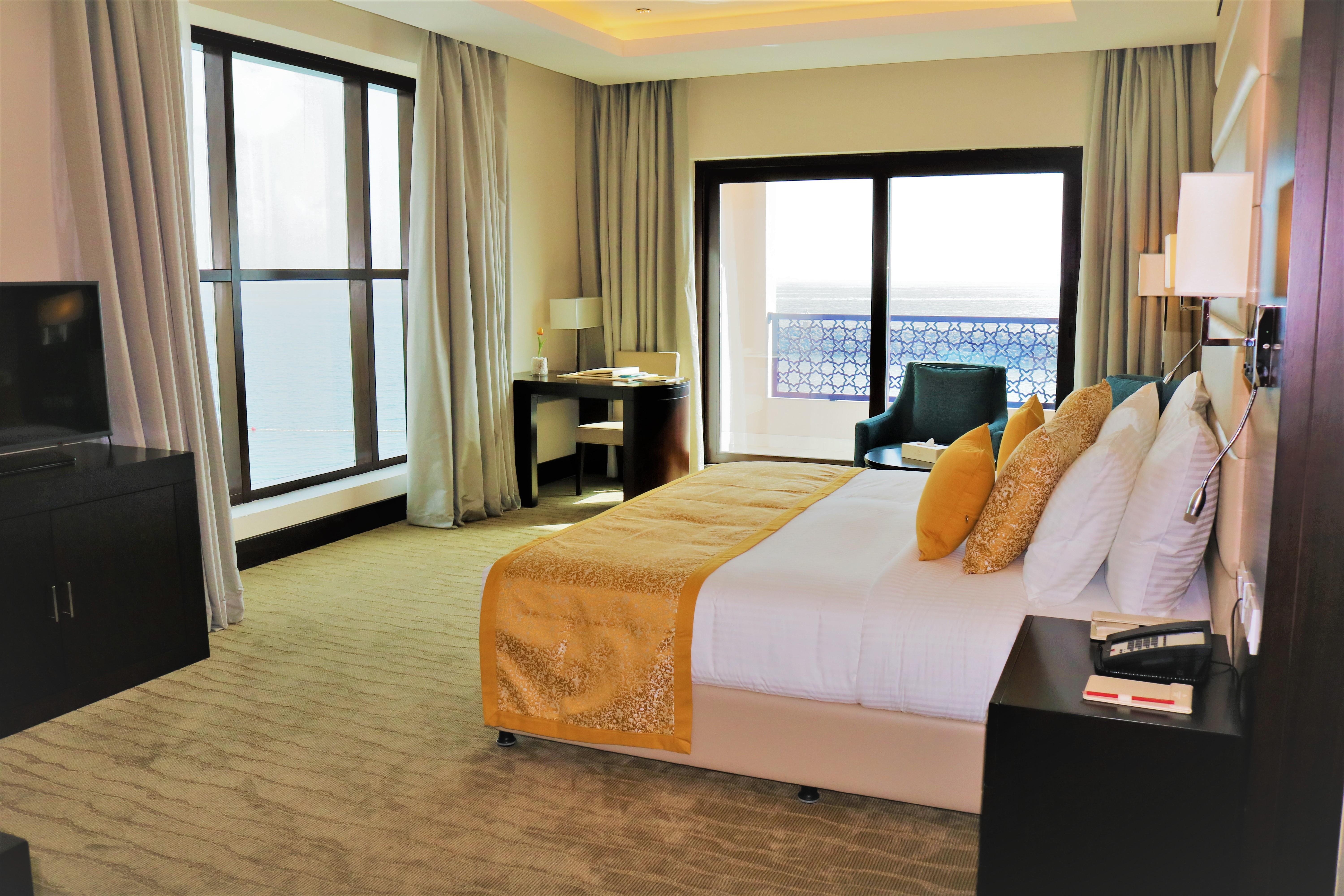 Al Bahar Hotel & Resort Fujairah Exterior photo A bedroom at the hotel