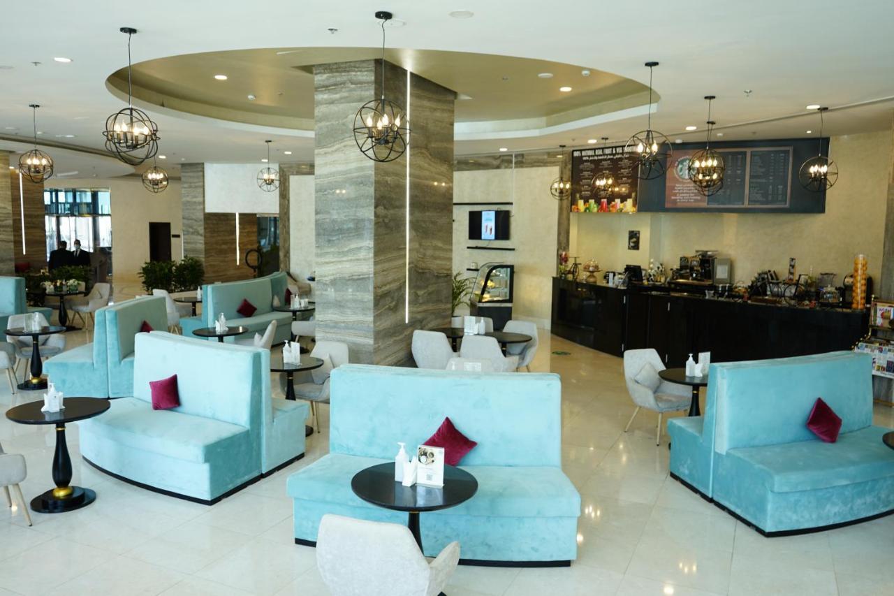 Al Bahar Hotel & Resort Fujairah Exterior photo The restaurant at the hotel