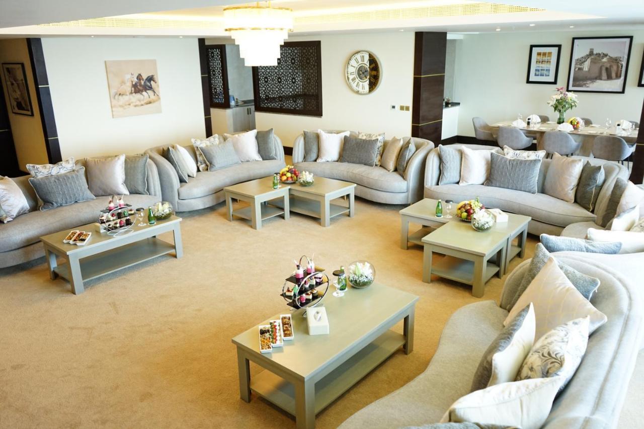 Al Bahar Hotel & Resort Fujairah Exterior photo The lounge at the airport