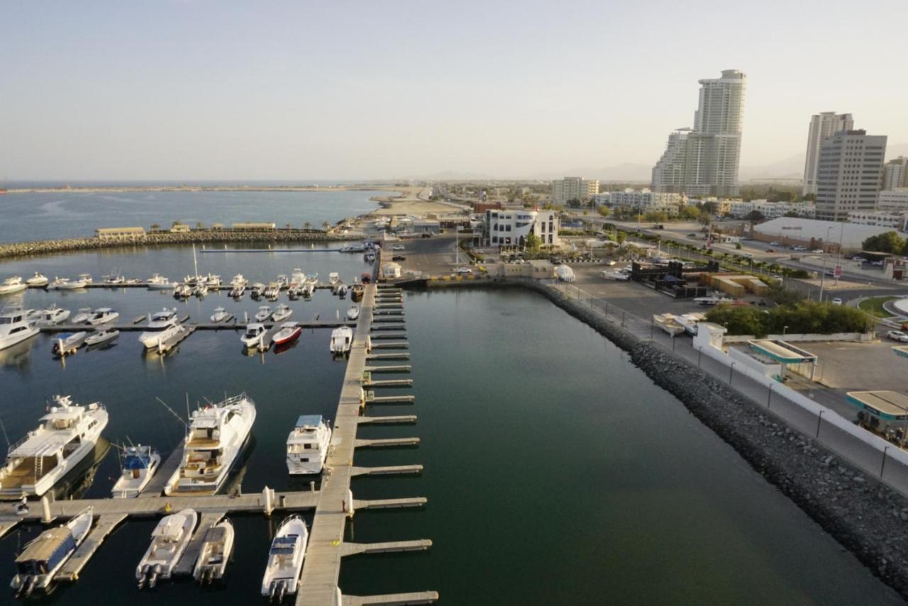 Al Bahar Hotel & Resort Fujairah Exterior photo Marina district