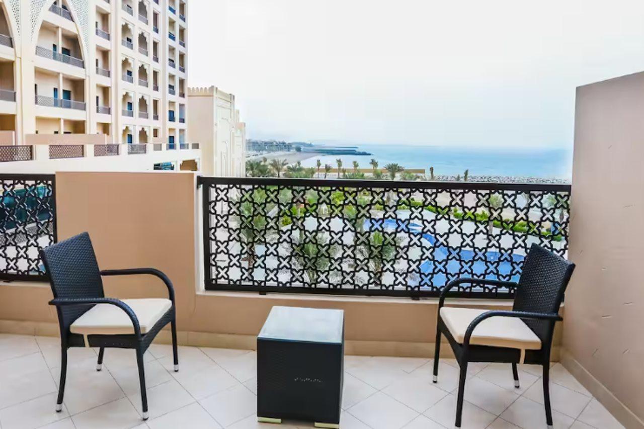 Al Bahar Hotel & Resort Fujairah Exterior photo A balcony